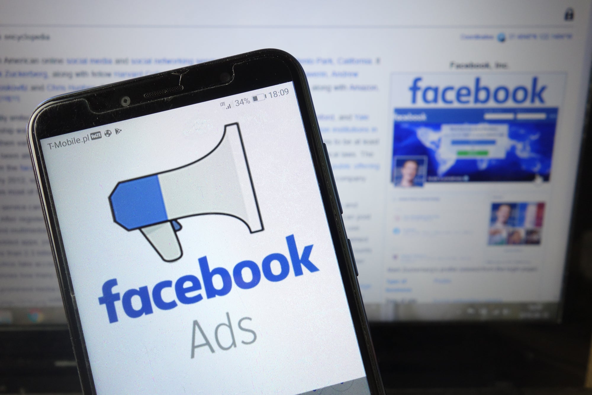 
          
            How could Facebook ads benefit you and your business?
          
        